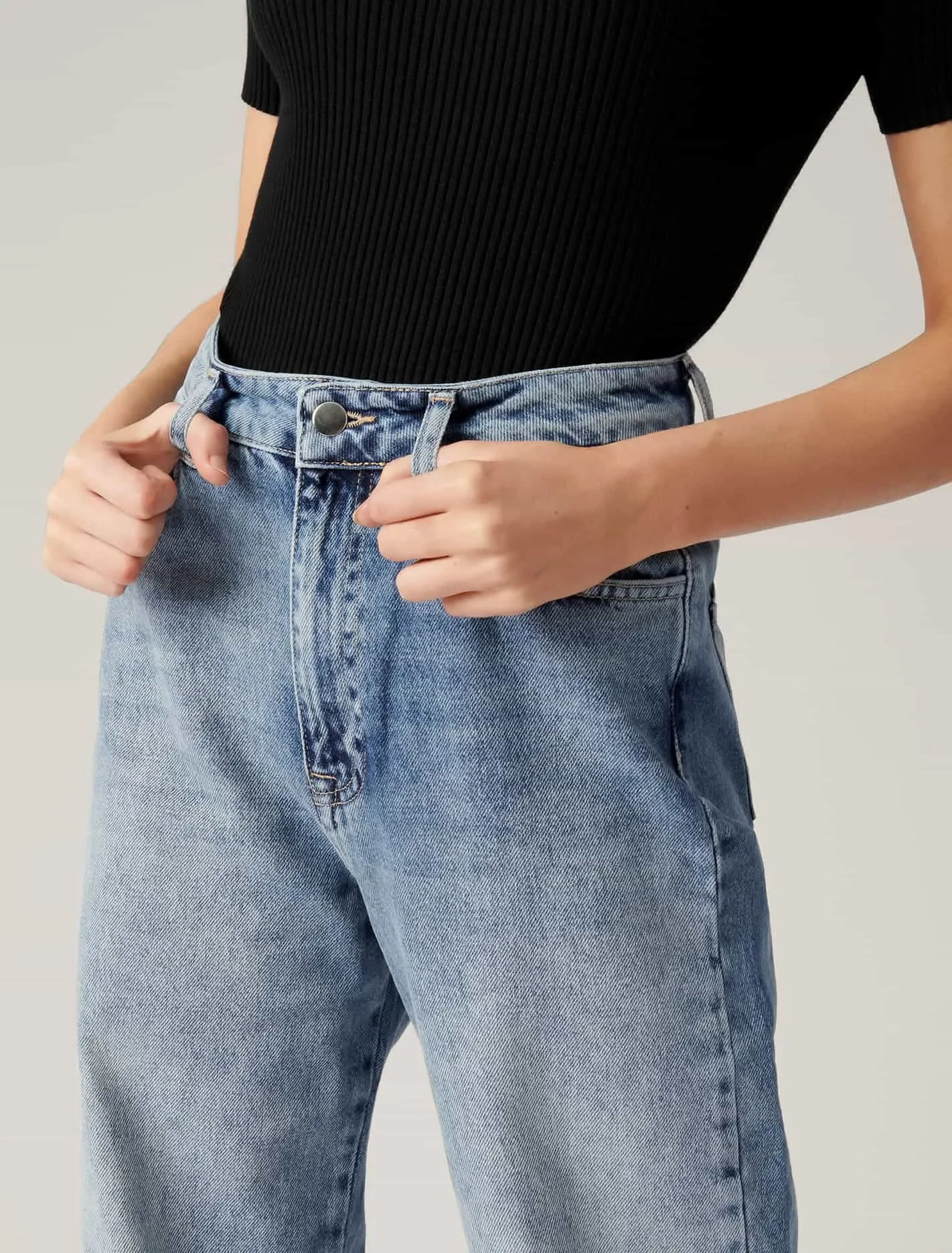 Anna High Rise 90s Straight Jean