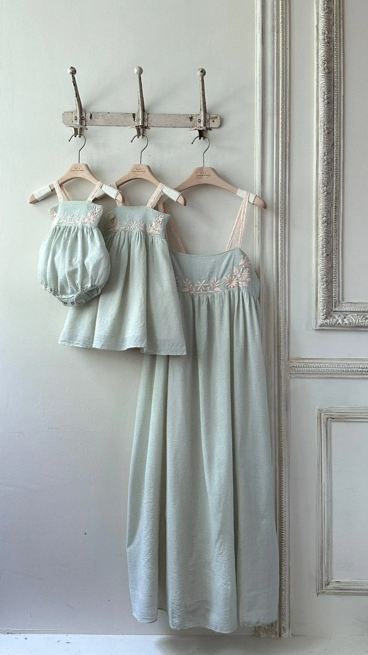 Aria Embroidery Dress _Mint