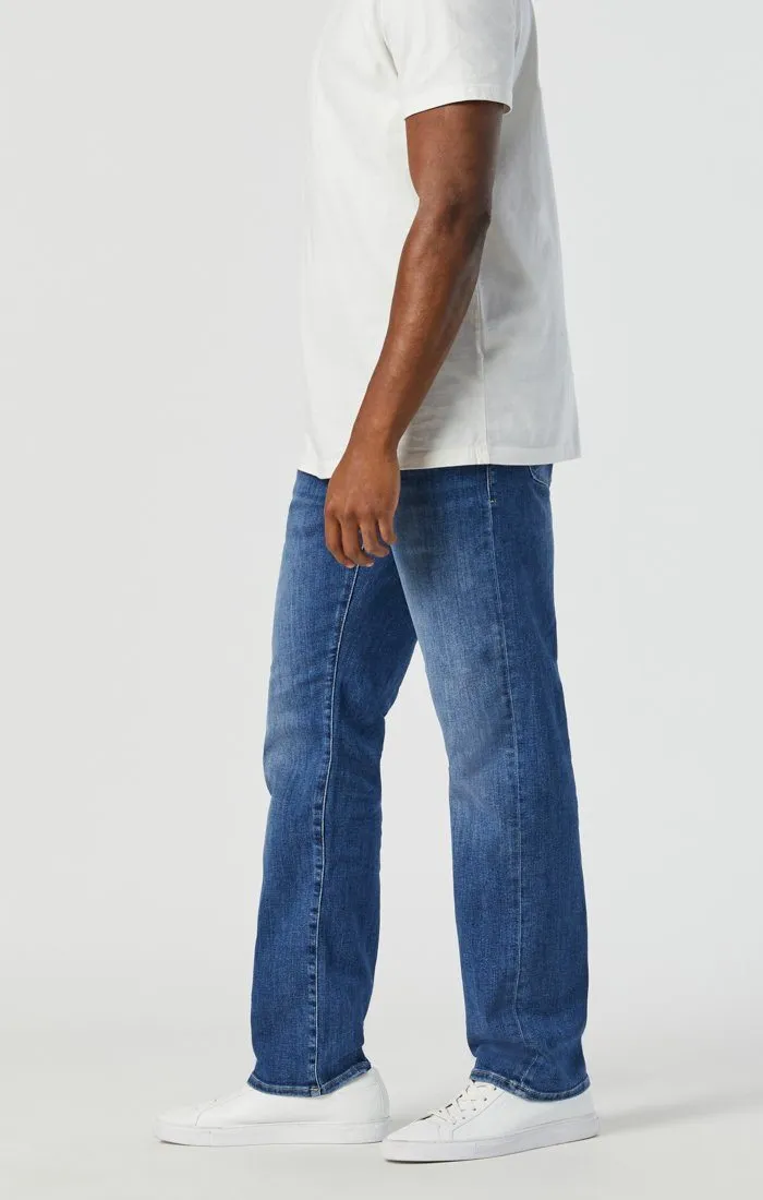 MARCUS SLIM STRAIGHT LEG JEANS IN MID FOGGY FEATHER BLUE