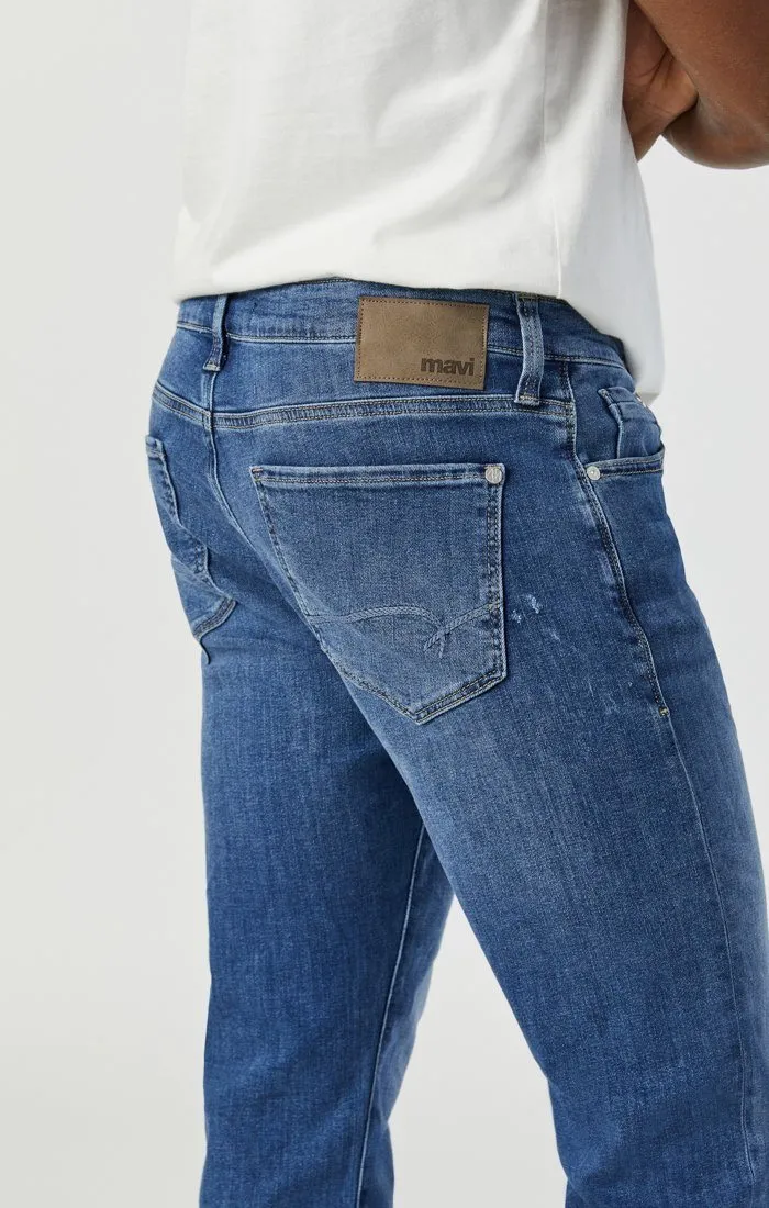 MARCUS SLIM STRAIGHT LEG JEANS IN MID FOGGY FEATHER BLUE