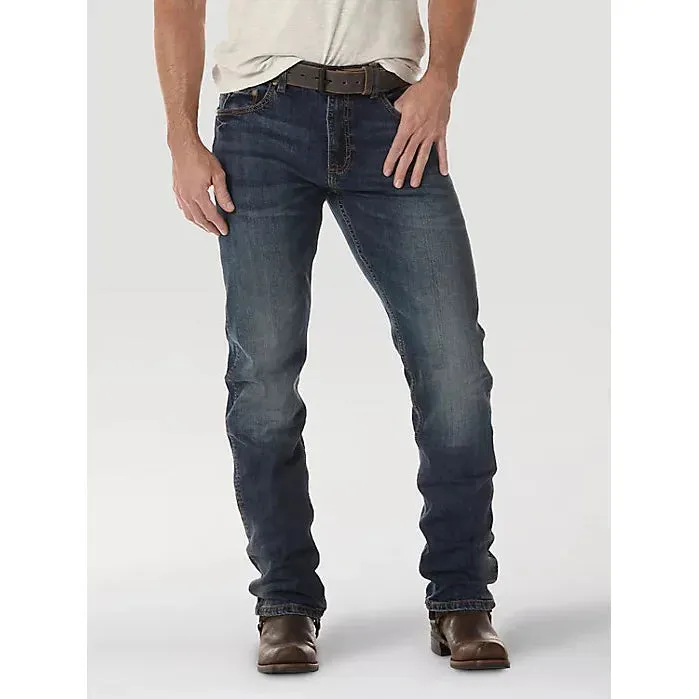 MEN'S WRANGLER RETRO® SLIM FIT STRAIGHT LEG JEAN IN BOZEMAN