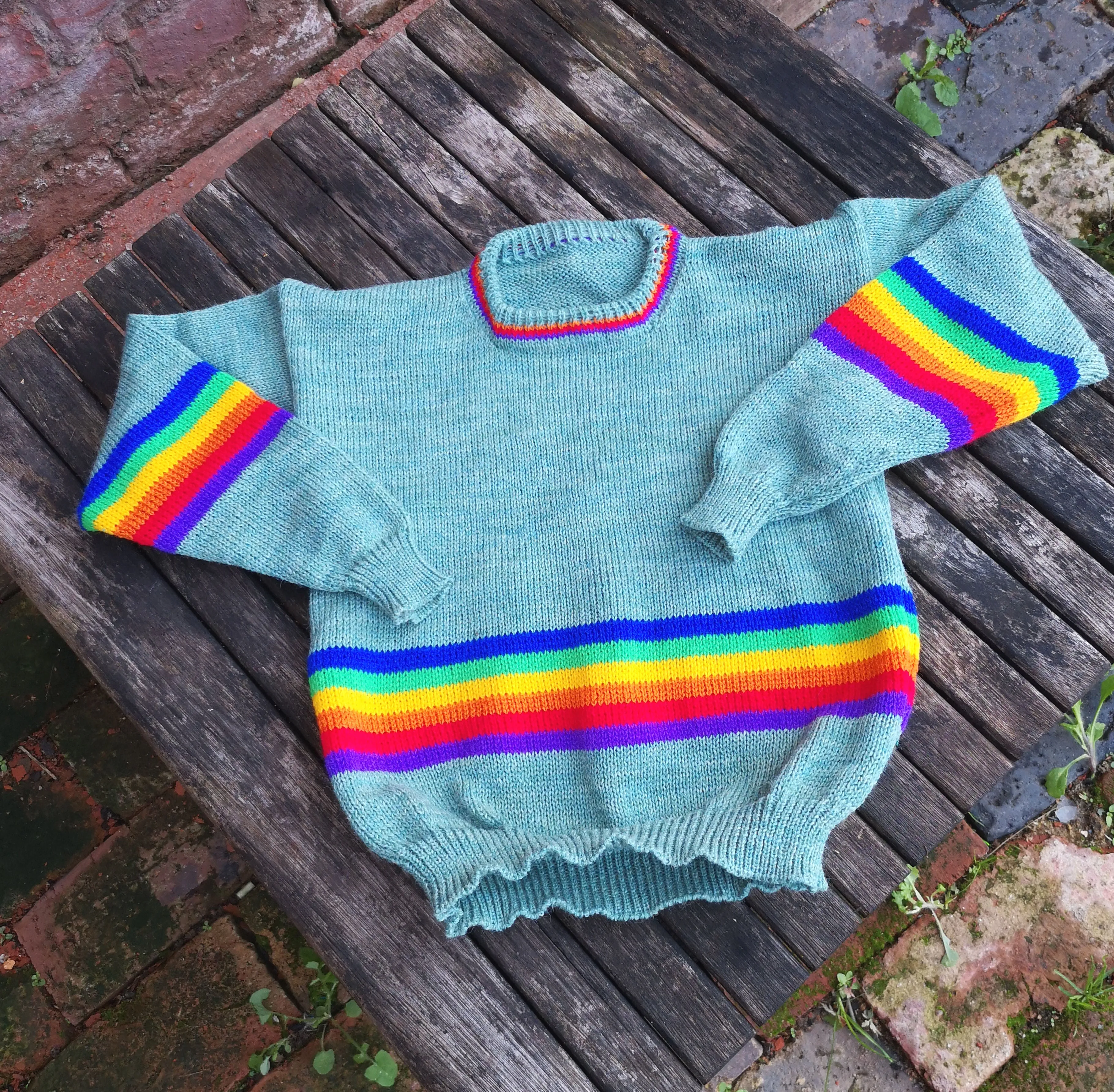 "Ellery" Childs, Unisex, rainbow jumper size 26/28 inches 66/71cm age 6 