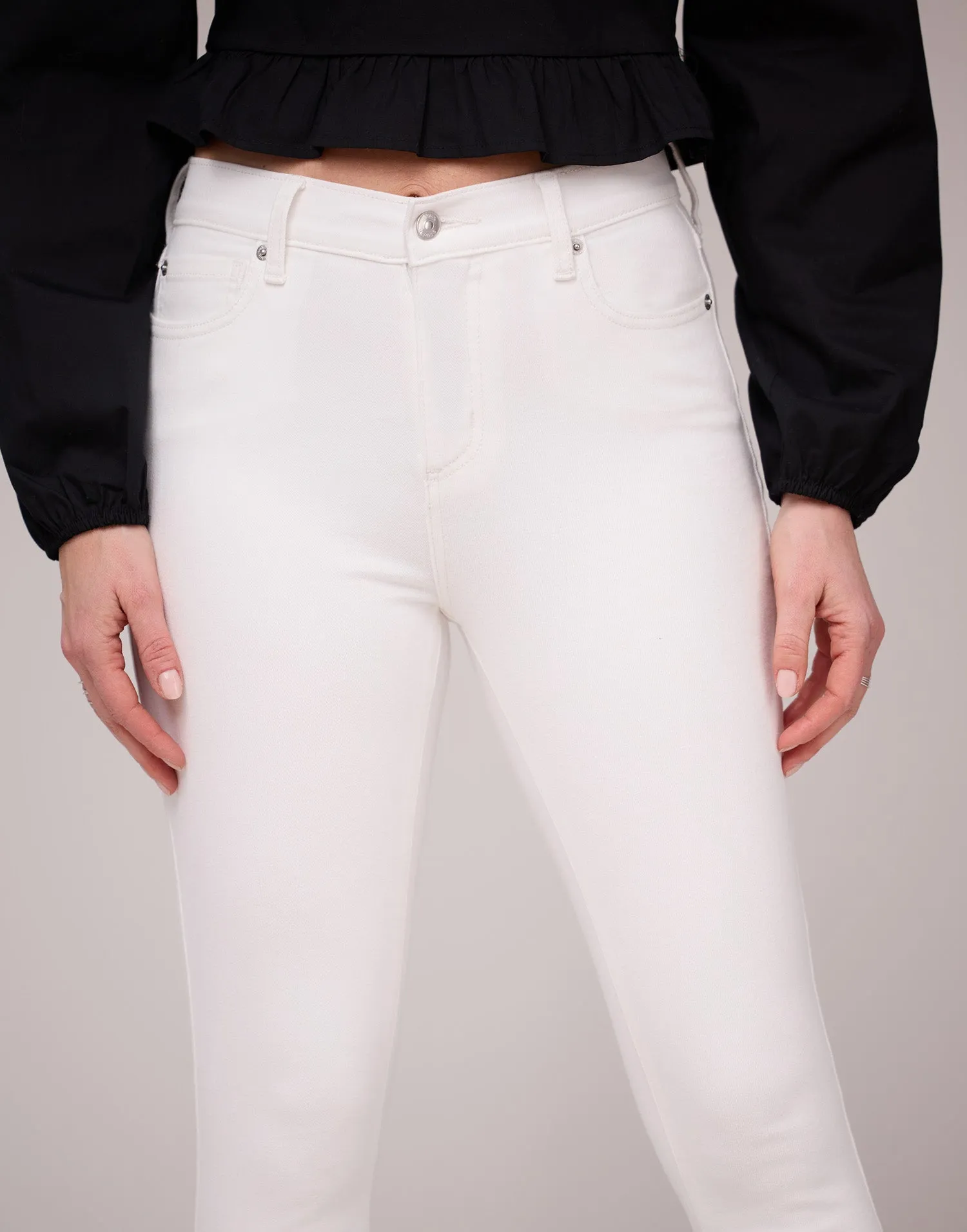 RACHEL SKINNY JEANS / WHITE SHELL