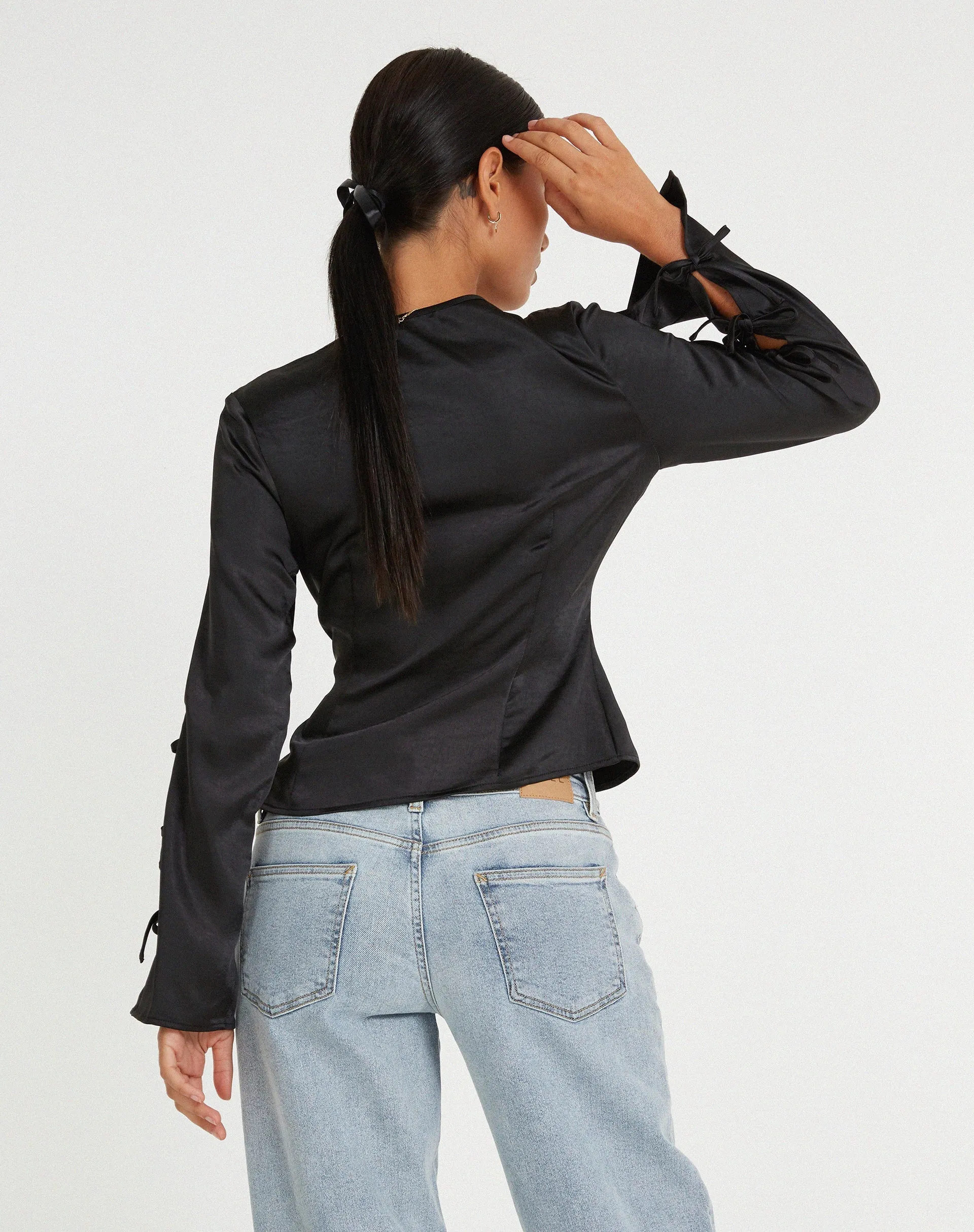 Ruhara Long Sleeve Top in Satin Black