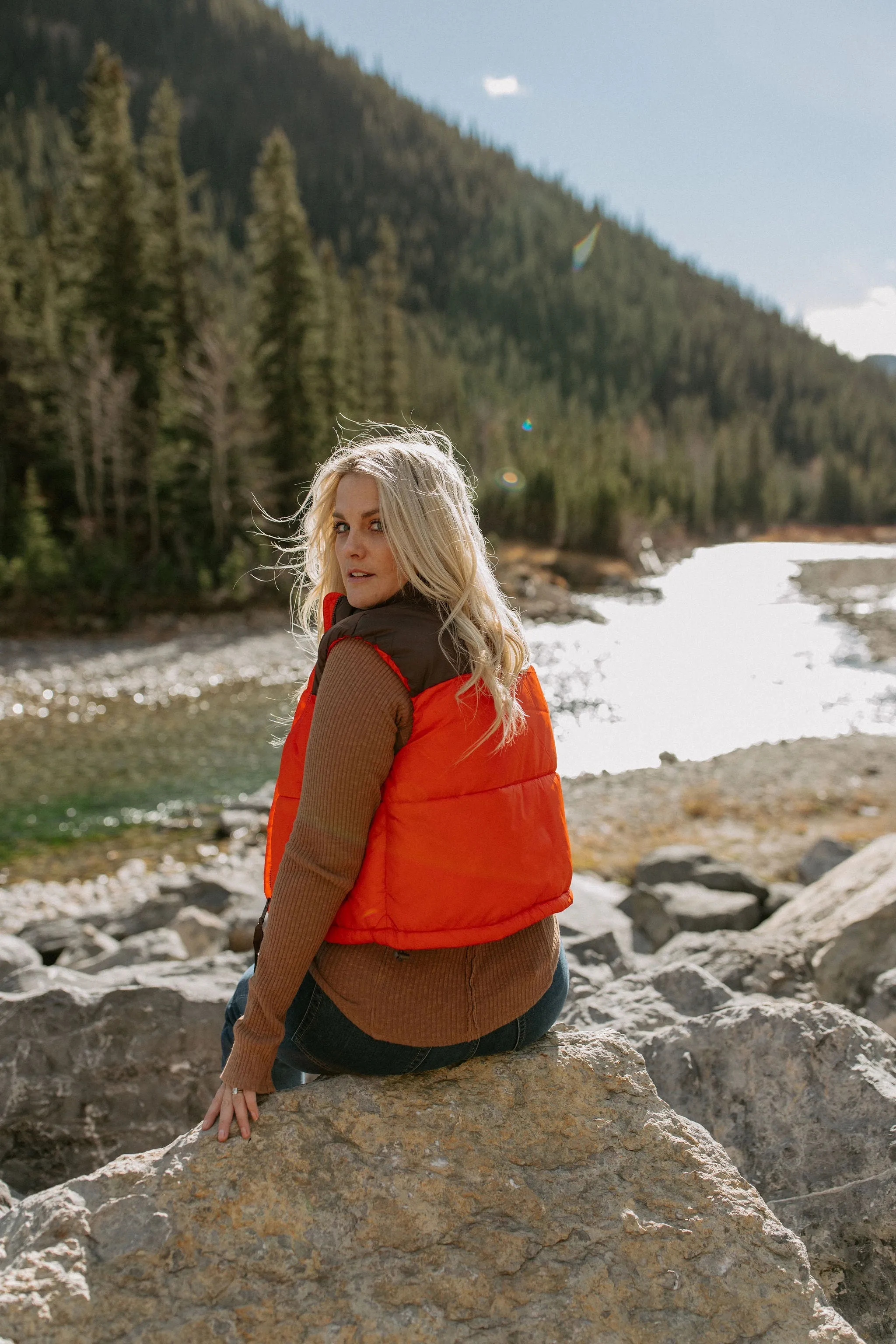 The Bomina Cropped Puffer Vest - Aurora Red