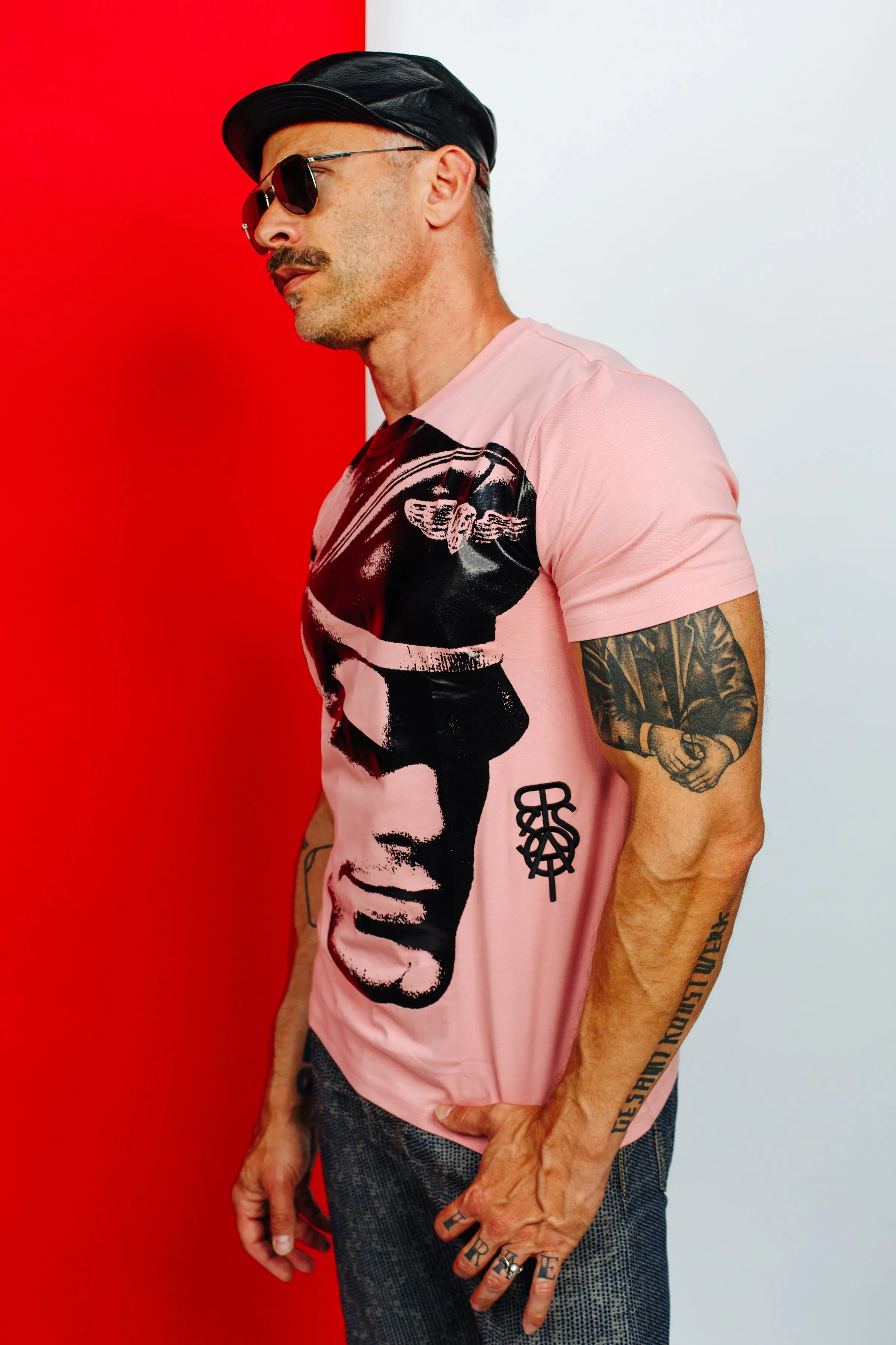 TOM OF FINLAND x WE ARE SPASTOR BIKER HEAD TEE - PINK