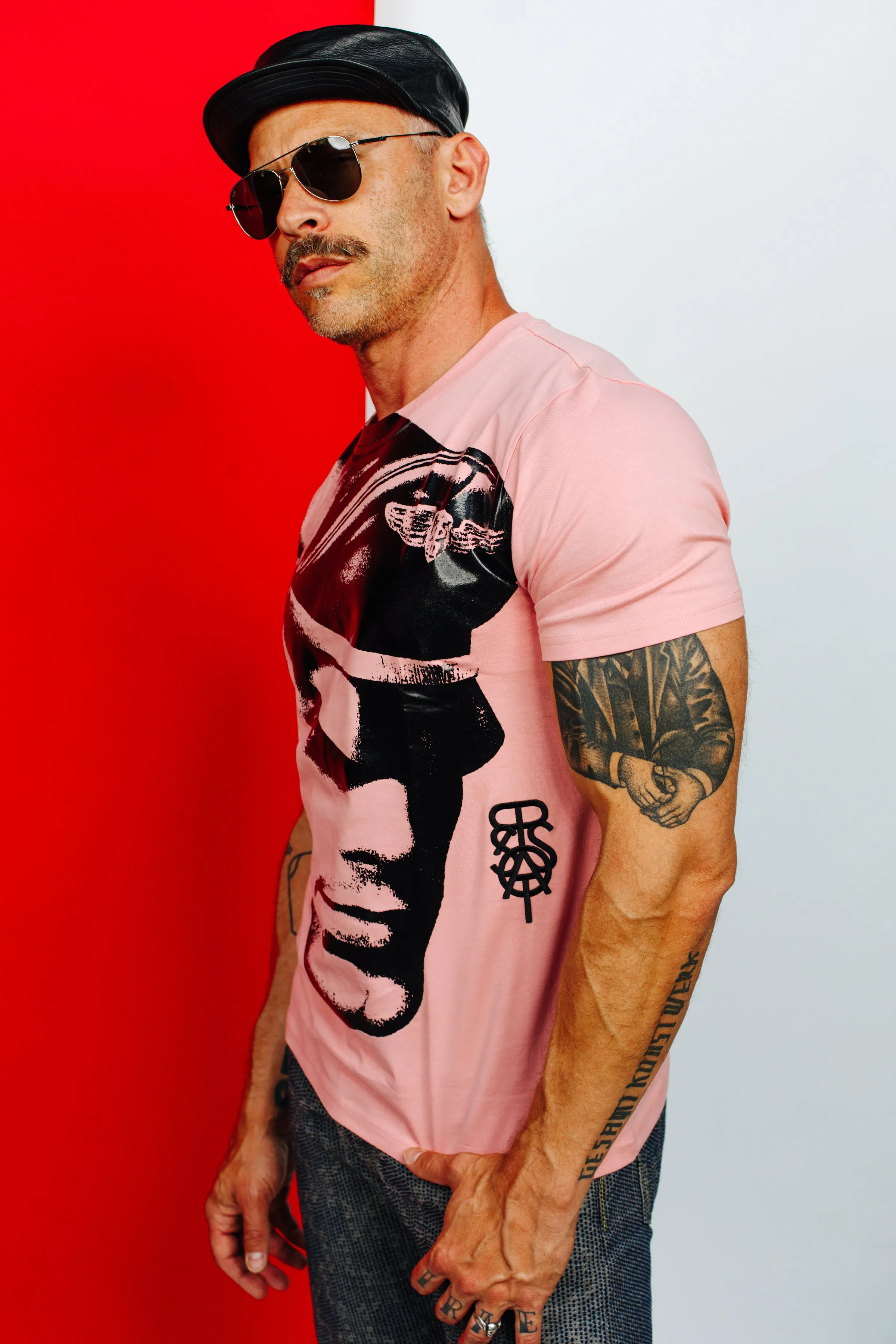 TOM OF FINLAND x WE ARE SPASTOR BIKER HEAD TEE - PINK