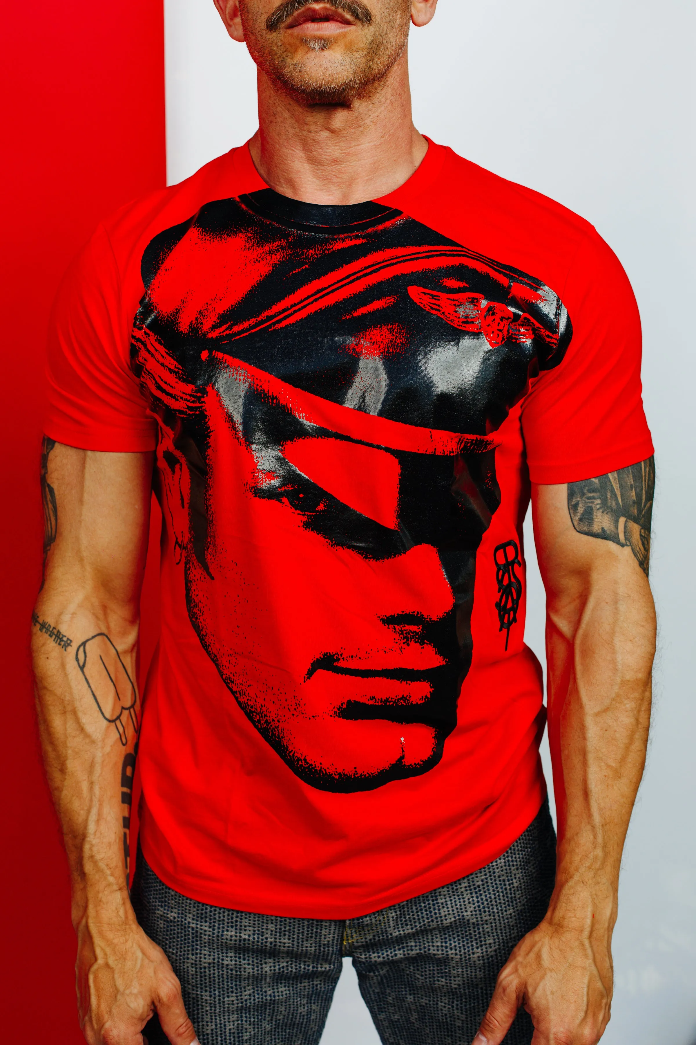 TOM OF FINLAND x WE ARE SPASTOR BIKER HEAD TEE - RED