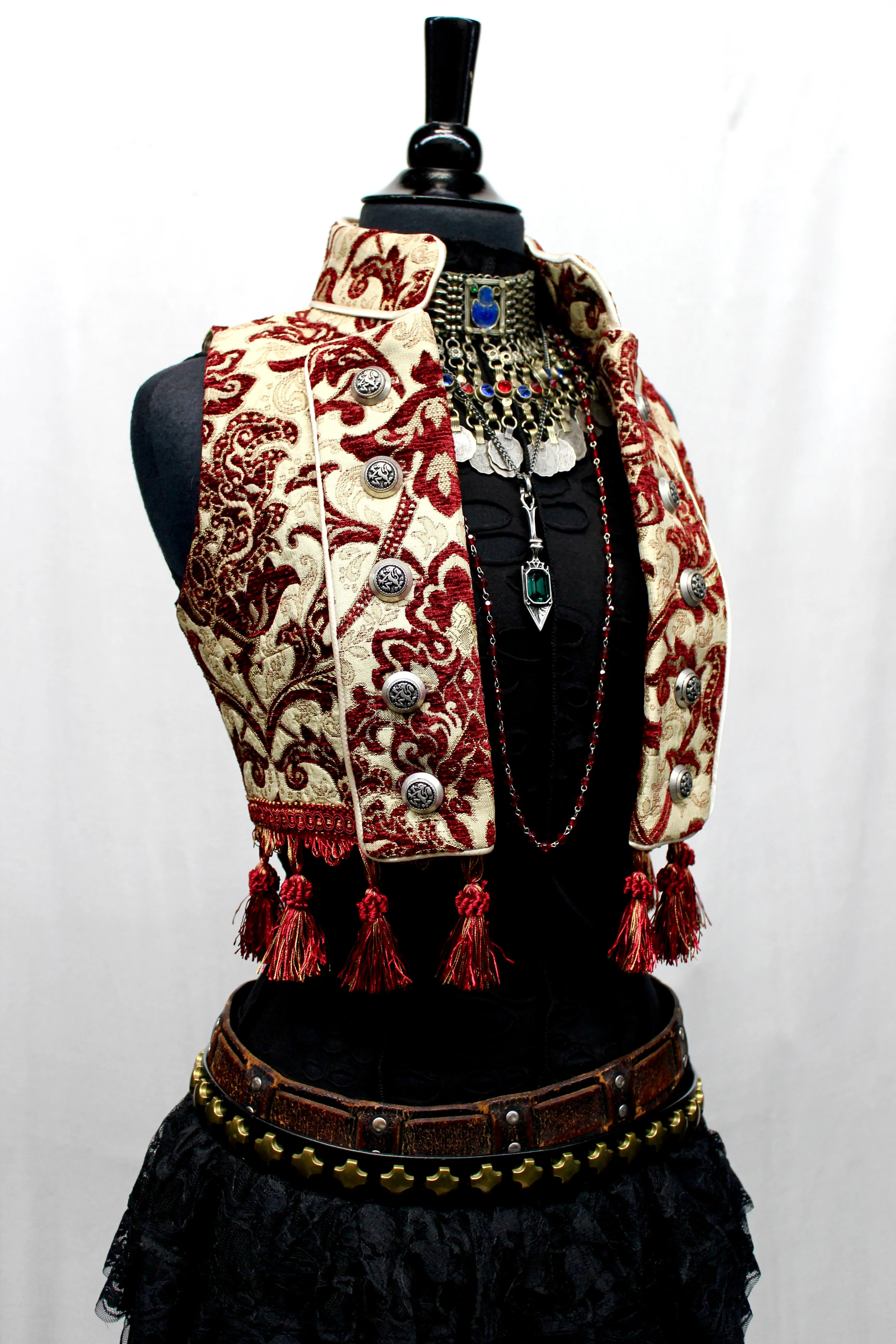 TOREADOR VEST - BURGUNDY/IVORY TAPESTRY